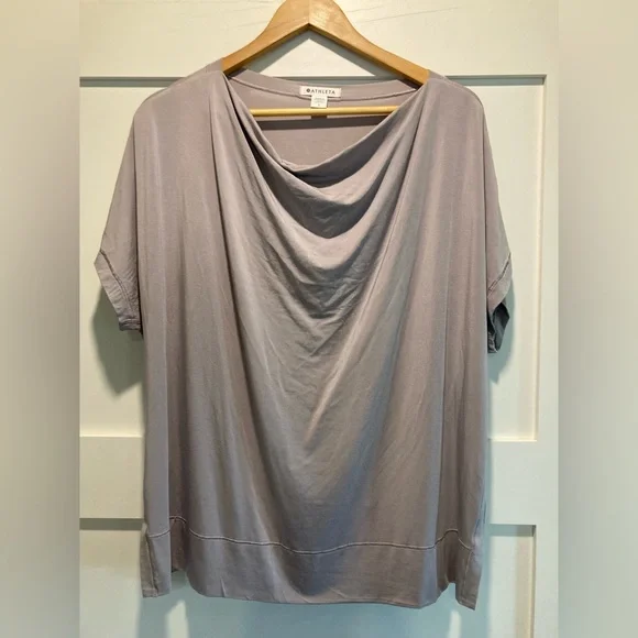 Athleta T-shirt - Picture 3 of 7